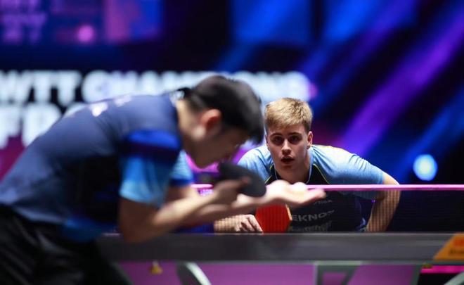 边后卫外夹 边后卫外夹